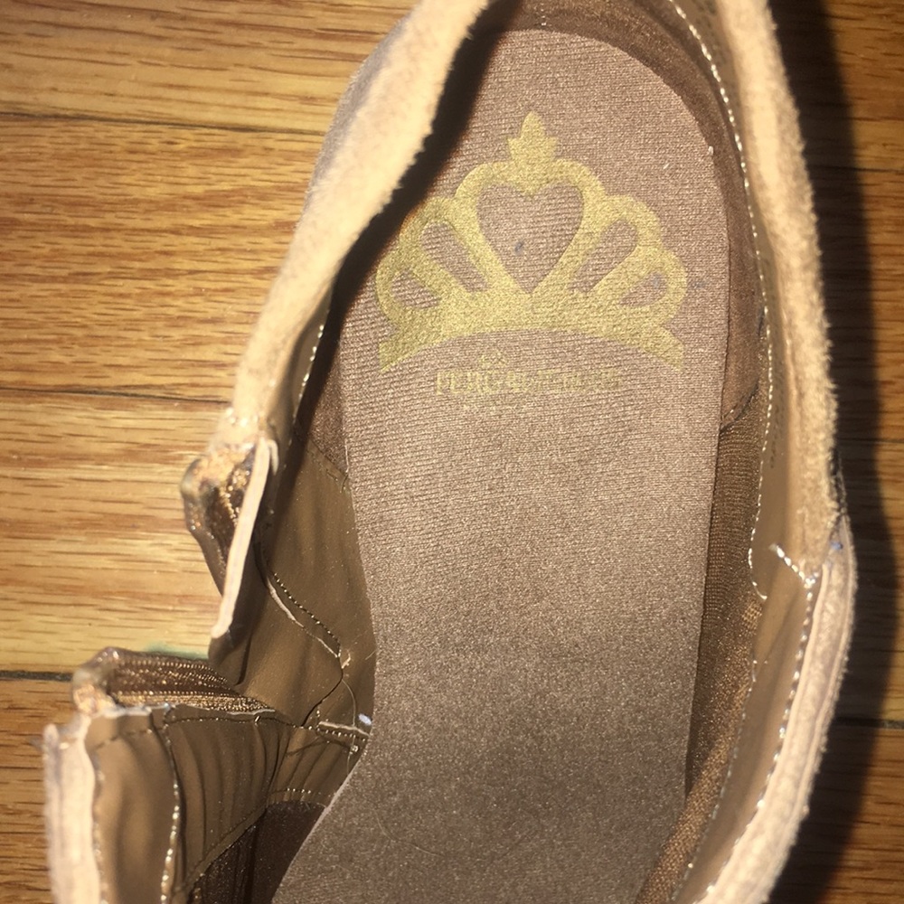 Booties - Picture 4 of 4